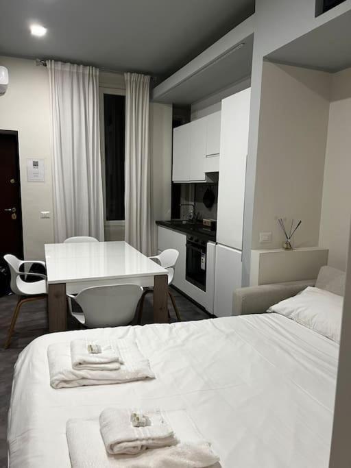 10 Min Da Navigli E Centro, Nuova E Luminosa Oasi 1p Appartement Milan